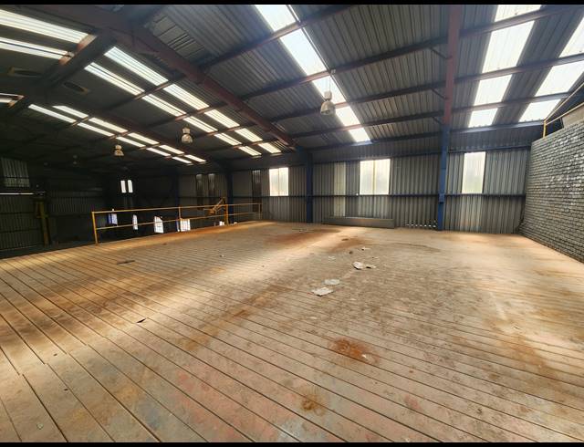 1,001M² WAREHOUSE FOR SALE IN DELVILLE